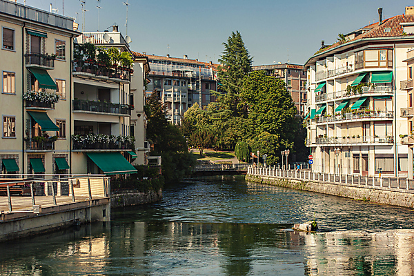 포토 JPG 해외이미지 주간 나무 유럽풍경 자연 하늘 유럽건축 사람없음 야외 건물 강 이탈리아 운하 해외포토 자연요소 식물 건축물 유럽 서양건축 풍경 생태계 파일형식 이미지허브