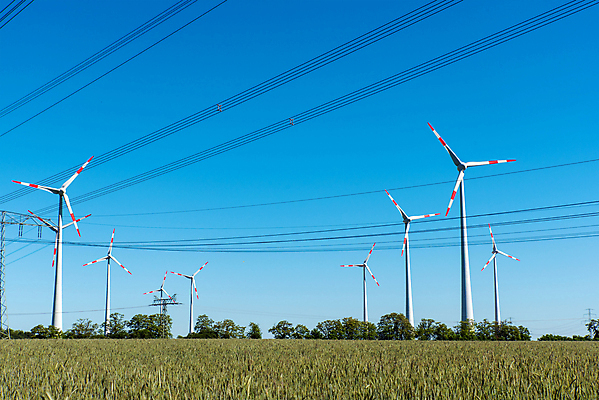 포토 JPG 해외이미지 식물 산업 농업 하늘 바람 독일 사람없음 농장 환경 힘 재활용 풍차 발전기 발전소 에너지 전선 풍력에너지 전염 엔진 자원 세대 유지 전송 개발 공급 해외포토 자연요소 유럽 날씨 그린에너지 질병 친환경 감염 파일형식 이미지허브