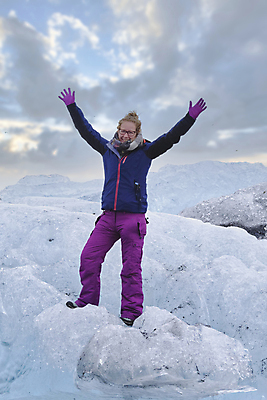포토 JPG 해외이미지 여자 호수 바다 섬 여행 자연 산 아이슬란드 한명 사람 풍경 물 파란색 여행객 냉동 얼음 추위 탐험 남극 북극 빙하 다이아몬드 빙산 남쪽 알래스카 석호 발견 그린란드 백패커 해외포토 자연요소 1 유럽 컬러 덴마크 미국 보석 극지방 방향 생태계 파일형식 이미지허브