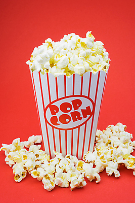 포토 JPG 해외이미지 음식 가방 옥수수 사람없음 빨간색 상자 신선 클래식 폐기물 영화관 먹기 양동이 영화 복고 팝콘 솜털 내추럴 팝 해외포토 잡화 컬러 컨셉 모션 문화예술 곡류 쓰레기 극장 파일형식 이미지허브