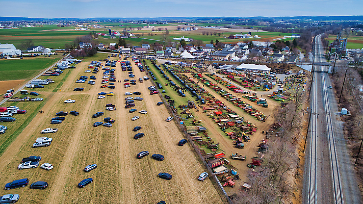 포토 JPG 해외이미지 동물 전통 종교 도로 음식 여행 농업 교통시설 자연 안테나 사람없음 야외 농장 세일 쌓기 봄 장비 시골 시장 건초더미 볏짚 먹기 마차 유모차 진흙 뭉치 경매 구식 드론 밭일 조감도 해외포토 계절 산업 길 교통수단 교통 통신 모션 경제 아기용품 건초 짚 시설 생태계 파일형식 더미 이미지허브