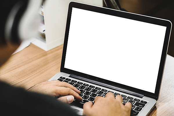 포토 JPG 해외이미지 남자 인터넷 비즈니스 통신 주택 한명 컴퓨터 사무실 독서 우주 디지털 스크린 모니터 헤드폰 공책 자료 공백 듣기 흰색 타이핑 업무 작업실 기자 연결 휴대용 스마트 온라인 고립 블로거 목업 카피스페이스 해외포토 직업 1 컬러 음향기기 컨셉 모션 문구용품 사람 건물 전자제품 작업 오브젝트 파일형식 이미지허브