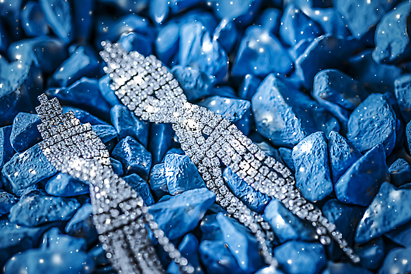 포토 JPG 해외이미지 장신구 실내 사람없음 귀걸이 조약돌 화려 우아함 보석 파란배경 다이아몬드 해외포토 백그라운드 컨셉 내부 파란색 돌_바위 광석 파일형식 이미지허브