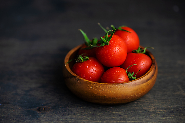포토 JPG 해외이미지 음료 음식 조각 백그라운드 토마토 채소 탁자 도마 건강 사람없음 식사 주스 시골 체리 사발 먹기 유기농 생식 카피스페이스 해외포토 웰빙 가구 과일 모션 주방용품 공백 사기그릇 파일형식 이미지허브