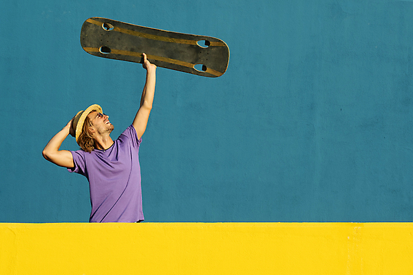 포토 JPG 해외이미지 모델 1 라이프스타일 응시 옷 남자 여유 백그라운드 셔츠 반바지 바지 아침 휴가 휴식 한명 사람 여름 컬러풀 금발 선글라스 햇빛 태양 뷰티 노란색 유행 맑음 추위 스케이트 신선 라일락 8월 7월 스타일 해외포토 주간 자연요소 헤어스타일 시선 계절 꽃 감정 안경 스포츠용품 컬러 컨셉 상의 하의 날씨 생활 날짜 파일형식 이미지허브