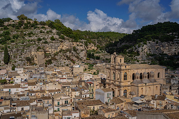 포토 JPG 해외이미지 유럽 여행 건축양식 하늘 지붕 파노라마 풍경 사람없음 야외 건물 도시풍경 햇빛 교회 마을 이탈리아 바위 도시 역사 지중해 타운 바로크 옛날 해외포토 건축물 건축 나라 바다 종교건축 촬영기법 태양 돌_바위 파일형식 이미지허브