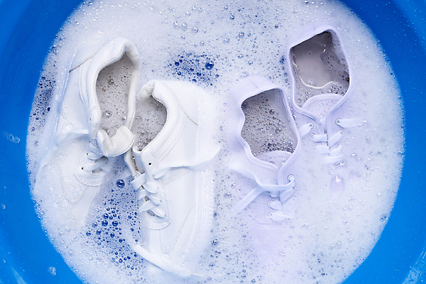 포토 JPG 해외이미지 운동화 사람없음 빨래 파란배경 비누거품 해외포토 백그라운드 신발 가사 파란색 거품 파일형식 이미지허브