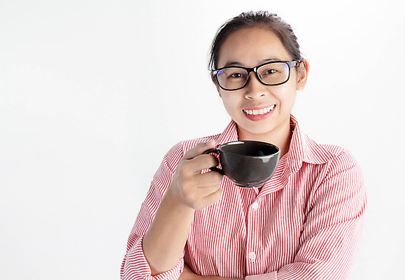 포토 JPG 해외이미지 백인 직업 1 학생 라이프스타일 응시 여자 교육 행복 안경 커피 음료 백그라운드 인터넷 비즈니스 통신 한명 사람 앉기 동양인 성인 컵 노트북 컴퓨터 사무실 뷰티 공책 흰색 잡기 업무 비즈니스우먼 뜨거움 자신감 경영자 와이파이 고립 해외포토 서양인 식기 시선 잡화 감정 컬러 모션 문구용품 인종 생활 전자제품 작업 직장인 리더 무선인터넷 파일형식 이미지허브