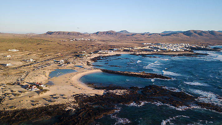 포토 JPG 해외이미지 모래 파도 바다 섬 여행 자연 하늘 휴가 산 건조 안테나 파노라마 사람없음 야외 물 파란색 사막 도시 만 스페인 언덕 조감도 파라다이스 수평선 해외포토 자연요소 유럽 컬러 통신 촬영기법 생태계 파일형식 이미지허브