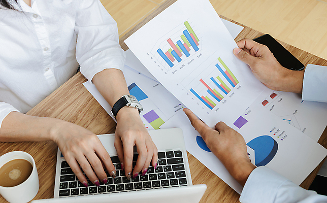 포토 JPG 해외이미지 직업 손 컨셉 비즈니스 통신 통계 성공 그래프 직장 사람 사람없음 금융 노트북 컴퓨터 사무실 공책 자료 공연 정보 성장 업무 작업 비즈니스맨 비즈니스우먼 목표 계획 토론 분석 보고서 준비 문서 투자 전자상거래 진행 마케팅 브레인스토밍 해외포토 여자 남자 회사 문구용품 이벤트 신체부위 경제 전자제품 직장인 파일형식 이미지허브