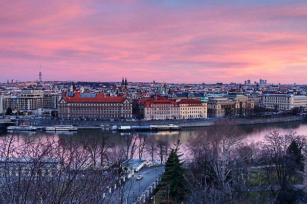 포토 JPG 해외이미지 계절 여행 하늘 휴가 풍경 사람없음 관광지 강 도시풍경 컬러풀 일출 황혼 일몰 도시 역사 황금 그림 엽서 체코 프라하 옛날 카피스페이스 해외포토 유럽 컬러 노을 공백 편지 파일형식 이미지허브