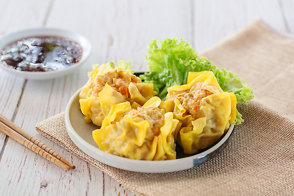 포토 JPG 해외이미지 전통 접시 아시아 문화 음식 백그라운드 젓가락 새우 육류 돼지고기 요리 동양인 사람없음 우주 식사 중국 흰색 신선 뜨거움 그룹 먹기 대나무 많음 해외포토 나무 식기 나라 컬러 컨셉 식재료 모션 수저 갑각류 인종 파일형식 이미지허브