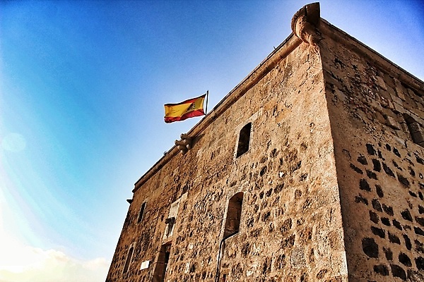 포토 JPG 해외이미지 유럽 벽 바다 섬 여행 건축양식 창문 자연 하늘 휴가 주택 사람없음 건물 파란색 뷰티 여행객 마을 탑 골동품 깃발 도시 성 역사 스페인 씻기 지중해 타운 그리스인 스페인어 알리칸테 옛날 해외포토 서양인 건축물 건축 나라 컬러 사람 청결 생태계 파일형식 이미지허브