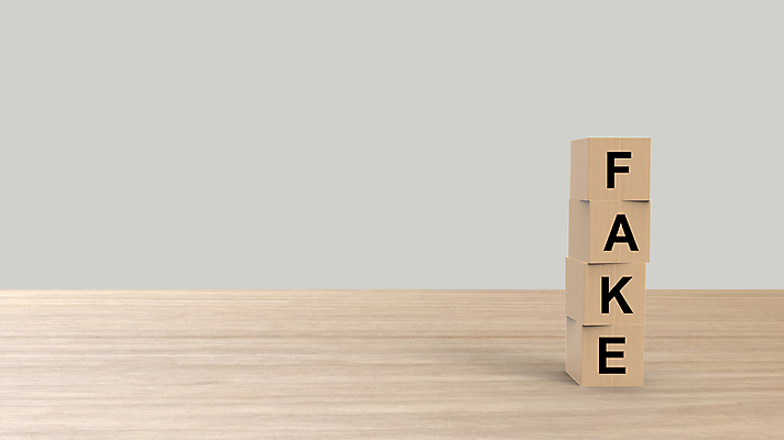 포토 JPG 해외이미지 템플릿 배너 알파벳 교육 백그라운드 컨셉 비즈니스 텍스트 학교 탁자 아이디어 사람없음 목재 세로 단어 빛 장난감 3D 블록 회색 흰색 속임수 위험 편지 읽기 타일 큐브 사인 만들기 조심 온라인 거짓 카피스페이스 해외포토 나무 문자 영어 컬러 가구 재료 모션 공백 디지털합성 파일형식 이미지허브