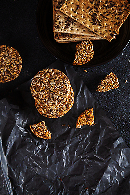 포토 JPG 해외이미지 음식 조각 백그라운드 자연 해바라기 디저트 건강 사탕 씨앗 사람없음 갈색 노란색 쌓기 쿠키 검은색 어둠 회색 에너지 견과류 바 달콤 맛 아침식사 설탕 먹기 유기농 땅콩 깨 시럽 꿀 내추럴 단백질 아마 어려움 콘크리트 핸드메이드 캐러멜 해외포토 식물 웰빙 꽃 컬러 컨셉 식재료 모션 식사 조미료 생태계 영양소 파일형식 이미지허브