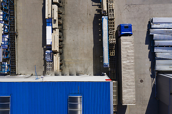 포토 JPG 해외이미지 산업 컨셉 비즈니스 공장 교통시설 사람없음 상자 쌓기 화물 표현 센터 배달원 상품 컨테이너 창고 무역 상업 패키지 수납 짐차 포트 트레일러 물류 분배 수입 세관 해외포토 직업 교통 공업 모션 자동차 운송업 시설 파일형식 관세청 이미지허브