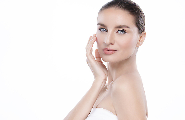 포토 JPG 해외이미지 백인 모델 응시 여자 얼굴 백그라운드 신체 건강 한명 미소 사람 성인 치료 뷰티 유행 스파 화장품 흰색 신선 피부 만들기 고립 돌봄 완벽 스타일 안락 해외포토 서양인 1 시선 컬러 컨셉 의학 모션 표정 신체부위 파일형식 이미지허브