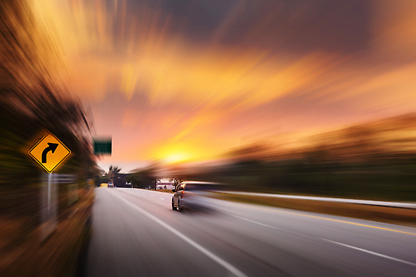 포토 JPG 해외이미지 도로 길 여행 이동 컨셉 곡선 창문 교통시설 모션 자동차 자연 하늘 거리 간판 안전 사람 사람없음 가로 빛 일몰 운전 바퀴 고속도로 운전사 소프트포커스 땅 속도 타이어 장면 방법 블러 자동 수평선 방식 해외포토 직업 선 육상교통 교통 촬영기법 노을 시설 생태계 파일형식 이미지허브