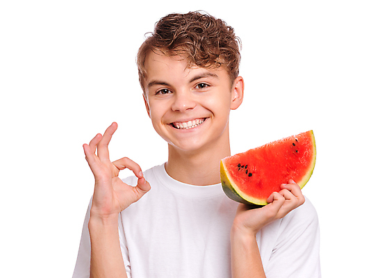 포토 JPG 해외이미지 손 행복 감정 얼굴 음식 조각 다이어트 과일 부분 디저트 수박 건강 한명 미소 웃음 사람 소년 빨간색 초록색 여름 줄무늬 기쁨 흰색 신선 원형 입 달콤 맛 먹기 배고픔 만족 토막 고립 숙성 해외포토 도형 1 계절 남자 어린이 컬러 컨셉 무늬 모션 표정 신체부위 파일형식 이미지허브