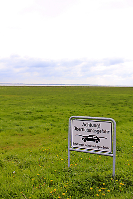 포토 JPG 해외이미지 도로 일러스트 자동차 자연 날씨 거리 주택 독일 경고 안전 사람없음 야외 빨간색 물 강 글로벌 환경 봄 젖음 금지 정보 보호 위험 홍수 사인 도로표지판 폭풍 공지사항 서명 내추럴 고립 깊이 재앙 해외포토 자연요소 계절 유럽 길 육상교통 컬러 컨셉 교통시설 건물 표지판 자연재해 생태계 파일형식 이미지허브