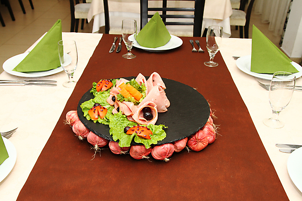 포토 JPG 해외이미지 식기 접시 기념일 음식 빵 결혼 포크 채소 과일 비즈니스 탁자 치즈 이벤트 사람없음 파티 주방 식당 숟가락 식사 저녁식사 샐러드 식탁보 축하 신선 칵테일 고명 우아함 맛 은색 상추 배고픔 상쾌 햄 건강식 점심식사 뷔페 살라미 해외포토 감정 컬러 가구 컨셉 유제품 주류 수저 육류 상점 파일형식 이미지허브