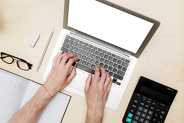 포토 JPG 해외이미지 손 안경 컨셉 비즈니스 탁자 문구용품 직장 사람없음 내부 목재 노트북 스마트폰 컴퓨터 사무실 연필 펜 스크린 쪽지 공책 공백 터치 계산기 타이핑 키보드 기록 업무 작업실 엔지니어 정상 책상 문서 페이지 프로그래머 프리랜서 회계사 공급 네트워킹 힙스터 해외포토 나무 직업 잡화 패션 가구 회사 재료 학용품 신체부위 전자제품 핸드폰 스마트기기 필기구 장비 작업 네트워크 기술자 오브젝트 파일형식 이미지허브