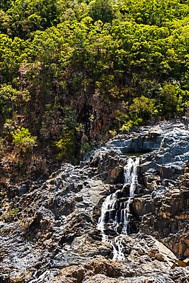 포토 JPG 해외이미지 계절 공원 호수 여행 자연 산 건조 사람없음 물 강 환경 골짜기 폭포 기차 흐름 연못 개울 변화 재산 오세아니아 호주 숲 큼 열대우림 수로 돌무덤 전국 지질학 해외포토 자연요소 공공시설 교육 나라 육상교통 컨셉 대중교통 금융 무덤 크기 생태계 파일형식 이미지허브