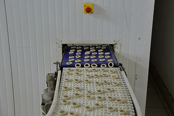 포토 JPG 해외이미지 빵 공장 실내 사람없음 컨베어밸트 나오기 해외포토 음식 공업 모션 내부 기계 파일형식 이미지허브