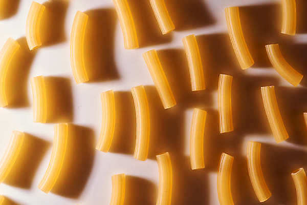 포토 JPG 해외이미지 꽃 2 재료 건조 파스타 건강 스파게티 요리 사람없음 노란색 이탈리아 흰색 쌍 닫기 둥지 밀 다발 묶기 먹기 묘사 국수 귀 밀짚 고립 녹말 탄수화물 펜네 해외포토 식물 유럽 음식 컬러 모션 곡류 서양음식 신체부위 면류 짚 파일형식 이미지허브