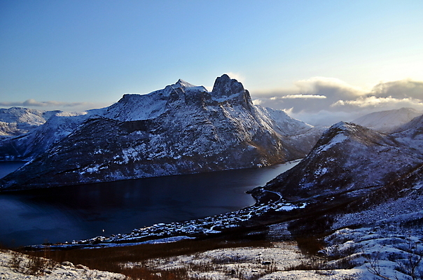 포토 JPG 해외이미지 유럽 여행 백그라운드 자연 하늘 휴가 산 사람없음 야외 물 하이킹 내추럴 절정 해외포토 자연요소 나라 레저 생태계 파일형식 이미지허브