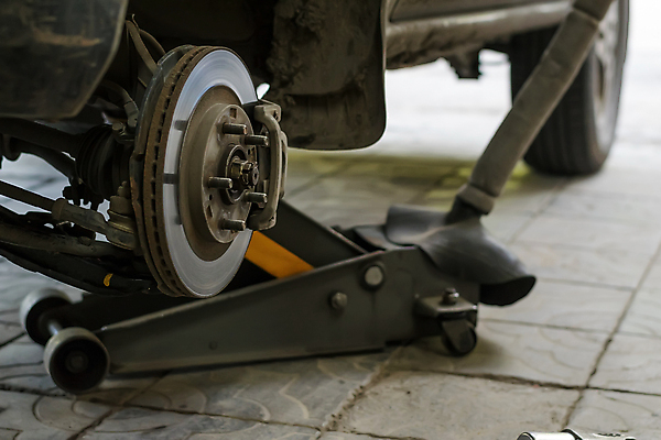 포토 JPG 해외이미지 산업 비즈니스 교통시설 자동차 사람없음 금속 힘 기계 블록 바퀴 원형 수술 수리 닫기 역 브레이크 서비스 부식 아치 리프트 지역 정비공 잭 유지 패드 옛날 자동 지원 차고 철강 추출 캘리퍼스 해외포토 도형 육상교통 교통 의학 모션 재질 치료 공구 기술자 시설 파일형식 이미지허브