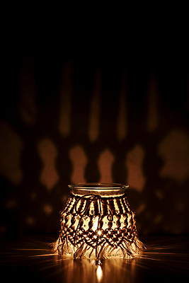 포토 JPG 해외이미지 패턴 촛불 추상 조명 주택 함께함 실내 따뜻함 창조 그림자 사람없음 내부 장식 빛 인테리어 새벽 등불 램프 화려 뜨개질 코드 야간 저녁 편안함 매듭 문학 짜임 빛망울 연소 광 핸드메이드 화상 스타일 해외포토 자연요소 디자인 컨셉 무늬 초 취미 건물 감각 상처 파일형식 이미지허브