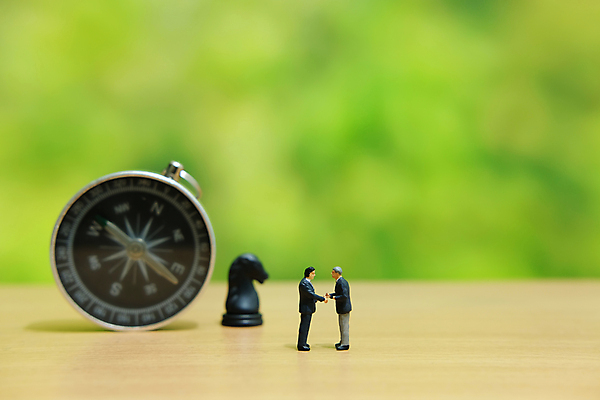 포토 JPG 해외이미지 직업 응시 조각 백그라운드 컨셉 비즈니스 모션 유리 성공 돋보기 악수 아이디어 서기 사람 경기 사람없음 금융 사무실 숫자 경쟁 미니어처 도전 게임 비즈니스맨 수비 체스말 체스 계획 대표 검색 리더 싸움 체스판 전략 경영 정치 해외포토 문자 시선 남자 스포츠 재질 놀이 손짓 경제 모형 말_게임 직장인 파일형식 이미지허브