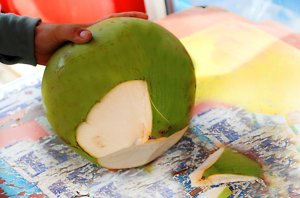 포토 JPG 해외이미지 1 남자 행복 얼굴 조각 부분 휴식 건강 손바닥 사람없음 햇빛 미국 힘 주스 우유 견과류 마시기 껍질 표현 잡기 오픈 원형 시원함 싱글 하와이 아로마 코코넛 쿠바 밀짚 단절 러시아인 혼자 해외포토 도형 서양인 손 감정 음료 컨셉 북아메리카 과일 모션 유제품 사람 신체부위 태양 중앙아메리카 짚 파일형식 이미지허브