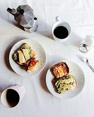 포토 JPG 해외이미지 라이프스타일 접시 커피 음식 빵 조각 백그라운드 다이어트 채소 과일 아침 치즈 샌드위치 건강 사람없음 목재 컵 식사 수확 껍질 시골 신선 오픈 아침식사 낟알 설탕 자르기 지중해 먹기 슬라이스 머리위 토스트 후추 시금치 아보카도 점심식사 영양분 개조 해외포토 주간 나무 식기 음료 바다 농업 재료 모션 유제품 생활 향신료 파일형식 이미지허브