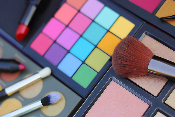 포토 JPG 해외이미지 직업 얼굴 분홍색 백그라운드 그림자 미술 사람없음 초록색 파란색 세트 컬러풀 뷰티 유행 보라색 페인트 화장품 립스틱 붓 화려 팔레트 상품 가루 볼터치 수집 피부 피부관리 만들기 윤곽 예술가 아이섀도 조립 돌봄 해외포토 컬러 컨셉 모션 문화예술 신체부위 화장 파일형식 이미지허브