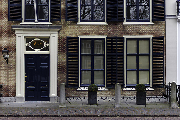 포토 JPG 해외이미지 전통 디자인 외관 벽 여행 백그라운드 건축양식 창문 유리 벽돌 거리 주택 프레임 사람없음 야외 건물 목재 초록색 파란색 문 검은색 수확 골동품 흰색 시골 도시 역사 네덜란드 타운 옛날 스타일 해외포토 나무 건축물 건축 유럽 컬러 농업 재료 재질 파일형식 이미지허브