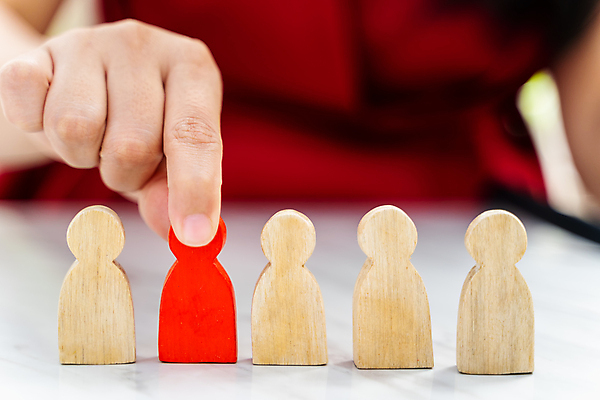 포토 JPG 해외이미지 직업 손 컨셉 비즈니스 관계 성공 노동자 사람 사람없음 목재 도전 성장 업무 비즈니스맨 그룹 선택 계획 대표 종업원 직원 경영자 리더 평가 자원 모집 개발 경영 고용 소셜 인원 채용 해외포토 나무 남자 재료 신체부위 구직 작업 직장인 파일형식 이미지허브