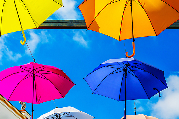 포토 JPG 해외이미지 디자인 계절 백그라운드 무지개 패턴 우산 하늘 날씨 추상 휴가 거리 기념 매달리기 손잡이 미술 사람없음 야외 건물 장식 파란색 컬러풀 기쁨 축하 도시 오픈 팔레트 스페인 보호 기적 오브젝트 양산 긍정 머리위 숨김 강렬 방수 줄서기 스타일 많음 해외포토 자연요소 건축물 감정 유럽 컬러 컨셉 무늬 모션 문화예술 파일형식 이미지허브