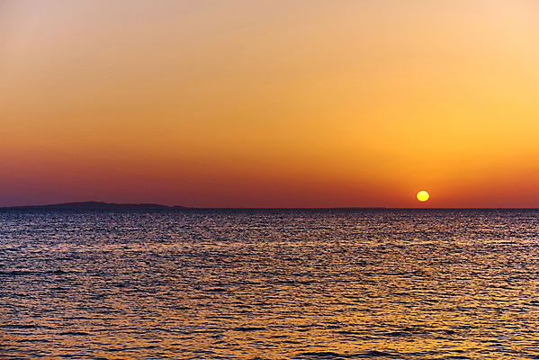 포토 JPG 해외이미지 선 바다 섬 여행 백그라운드 오렌지 자연 하늘 아침 휴가 이집트 사람없음 야외 물 햇빛 태양 반사 여행객 평화 일출 항구 일몰 새벽 보트 홍해 수평선 해외포토 주간 자연요소 컨셉 배_교통 과일 교통시설 아프리카 사람 노을 생태계 파일형식 이미지허브