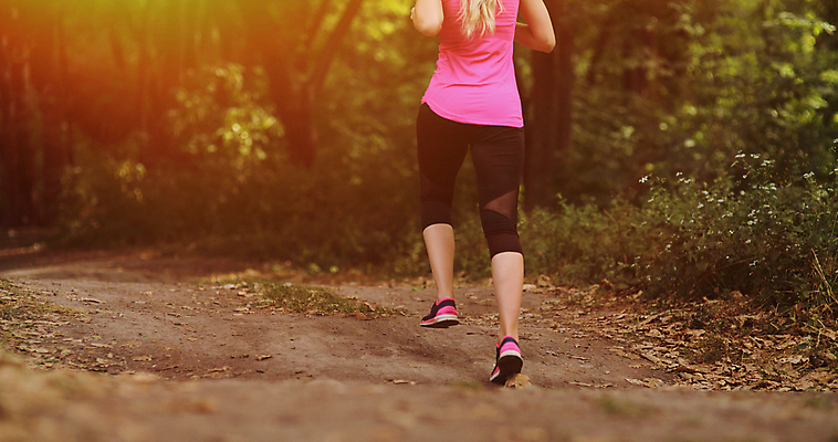 포토 JPG 해외이미지 백인 모델 공원 여자 행복 스포츠 신체 아침 근육 갈색머리 건강 한명 운동복 달리기 조깅 운동 햇빛 일출 힘 산책 숲 연습 속도 마라톤 달리기선수 양발 카피스페이스 해외포토 주간 서양인 1 헤어스타일 옷 공공시설 감정 모션 휴식 사람 경기 태양 노을 공백 육상스포츠 육상선수 파일형식 이미지허브