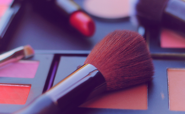 포토 JPG 해외이미지 직업 얼굴 분홍색 백그라운드 그림자 미술 사람없음 초록색 파란색 세트 컬러풀 뷰티 유행 보라색 페인트 화장품 립스틱 붓 화려 팔레트 상품 가루 볼터치 수집 피부 피부관리 만들기 윤곽 예술가 아이섀도 조립 돌봄 해외포토 컬러 컨셉 모션 문화예술 신체부위 화장 파일형식 이미지허브