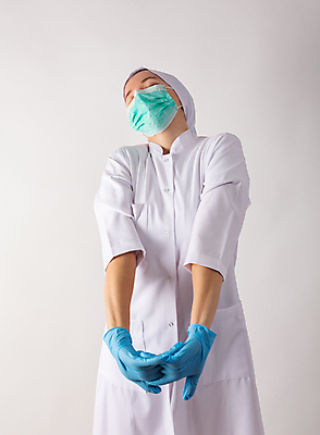 포토 JPG 해외이미지 직업 손 여자 장갑 백그라운드 유니폼 건강 가면 안전 사람 사람없음 뷰티 약 건강관리 간호사 의사 흰색 업무 바이러스 보호 위생 일회용 고무 순서 돌봄 라텍스 살균 해외포토 잡화 옷 컬러 컨셉 의학 모션 관리 신체부위 의료진 작업 파일형식 이미지허브