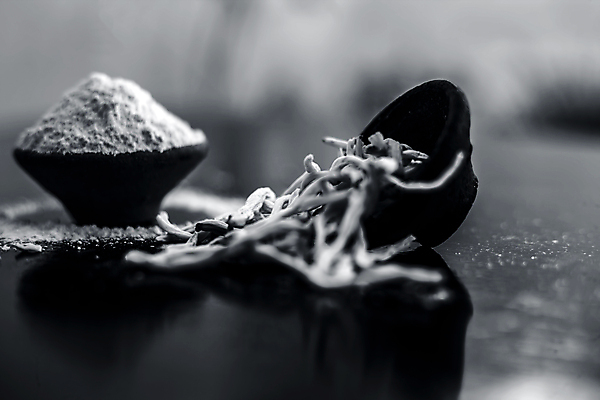 포토 JPG 해외이미지 여자 건강 사람없음 치료 초록색 약 흰색 사발 약초 가루 인도인 허브 유기농 뿌리 거미 점토 시스템 고립 에이즈 치유 카운트 해외포토 외국인 식물 웰빙 컬러 곤충 의학 사람 동양인 풀_식물 사기그릇 질병 파일형식 이미지허브