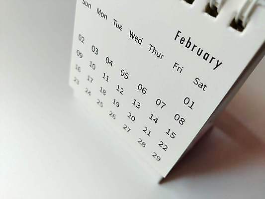 포토 JPG 해외이미지 모양 학생 라이프스타일 교육 종이 백그라운드 컨셉 휴가 설계 직장 사랑 이벤트 사람없음 가로 빨간색 사무실 숫자 펜 쪽지 공책 공백 달력 흰색 하트 업무 작업 일주일 날짜 시간표 계획 자르기 배열 책상 흰배경 문서 약속 열정 페이지 2월 월 경영 조언 해외포토 문자 감정 컬러 가구 회사 비즈니스 모션 문구용품 생활 필기구 파일형식 이미지허브