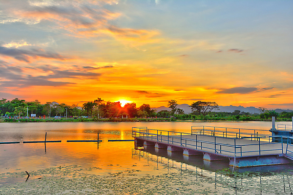 포토 JPG 해외이미지 나무 감정 아시아 호수 모래 바다 여행 백그라운드 오렌지 태국 자연 하늘 추상 휴가 휴식 산 해변 사람없음 물 파란색 햇빛 태양 뷰티 노란색 일출 환경 맑음 일몰 놀람 시골 황금 저녁 하와이 발리 장면 수평선 해외포토 자연요소 식물 나라 컬러 섬 컨셉 무늬 과일 날씨 표정 노을 미국 야간 생태계 인도네시아 파일형식 이미지허브