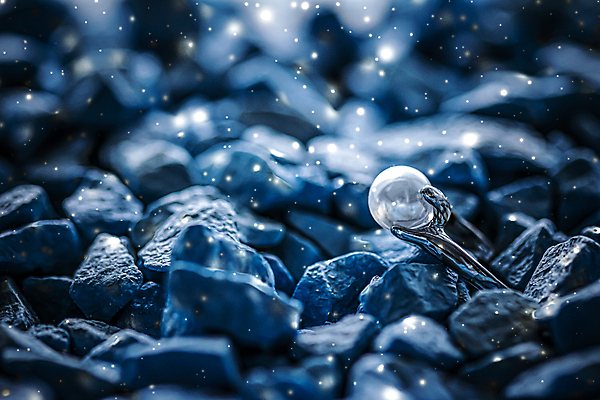 포토 JPG 해외이미지 장신구 실내 사람없음 뷰티 조약돌 반지 화려 우아함 보석 파란배경 진주 해외포토 백그라운드 컨셉 내부 파란색 돌_바위 광석 파일형식 이미지허브