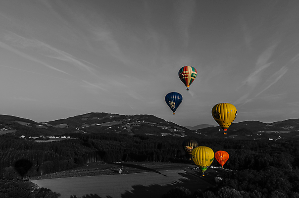 포토 JPG 해외이미지 주간 하늘 흑백 사람없음 야외 열기구 비행 해외포토 자연요소 항공교통 촬영기법 파일형식 이미지허브
