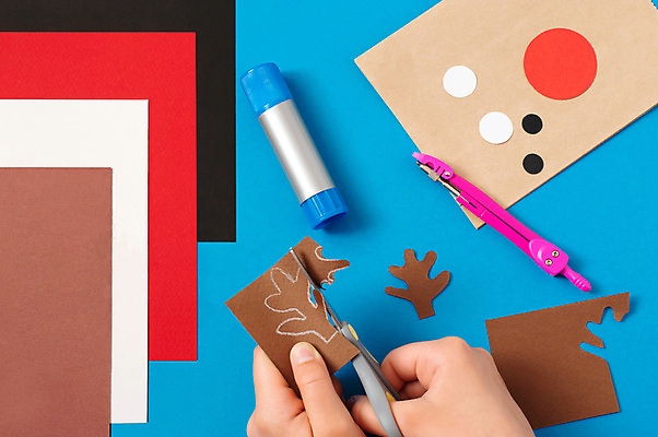 포토 JPG 해외이미지 나무 디자인 계절 종이 백그라운드 컨셉 크리스마스 패턴 가방 휴가 새해 아이디어 선물 미술 설명 취미 사람없음 장식 초록색 세트 컬러풀 연필 축제 희망 물감 도구 축하 눈송이 자르기 공예 묘사 수공예 DIY 접착제 프로젝트 핸드메이드 각인 해외포토 식물 잡화 기념일 감정 컬러 무늬 모션 문화예술 학용품 눈_날씨 필기구 미술도구 풀_접착제 파일형식 이미지허브