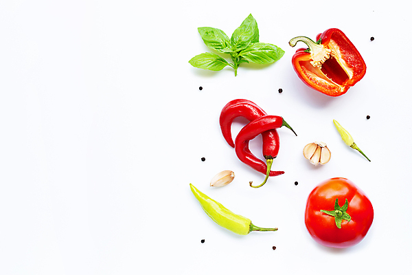 포토 JPG 해외이미지 백그라운드 토마토 채소 식재료 고추 파프리카 실내 마늘 사람없음 신선 흰배경 후추 바질 카피스페이스 해외포토 내부 공백 흰색 향신료 파일형식 이미지허브